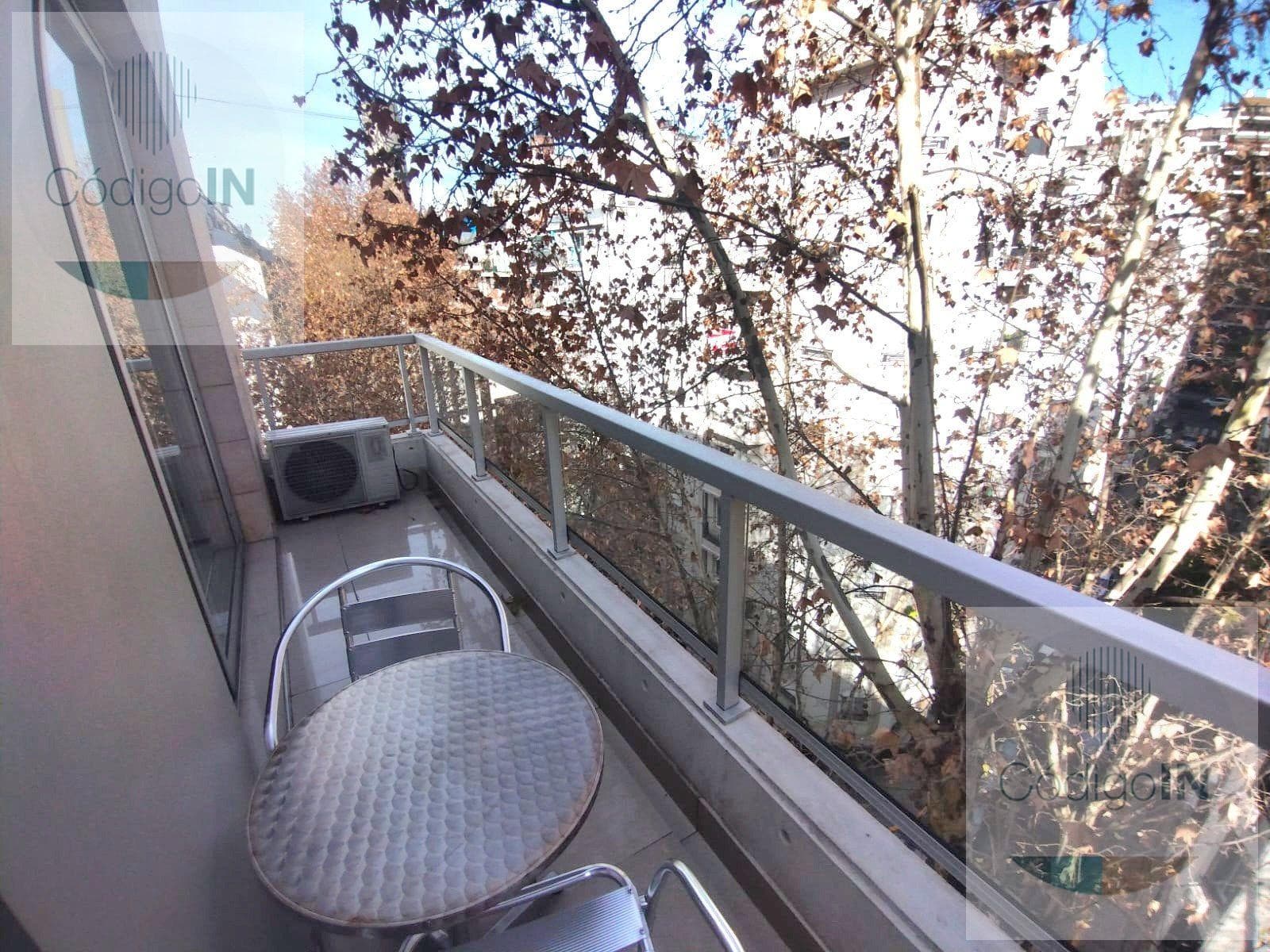 Furnished and fully equipped 2-room apartment facing the street (Amenities)