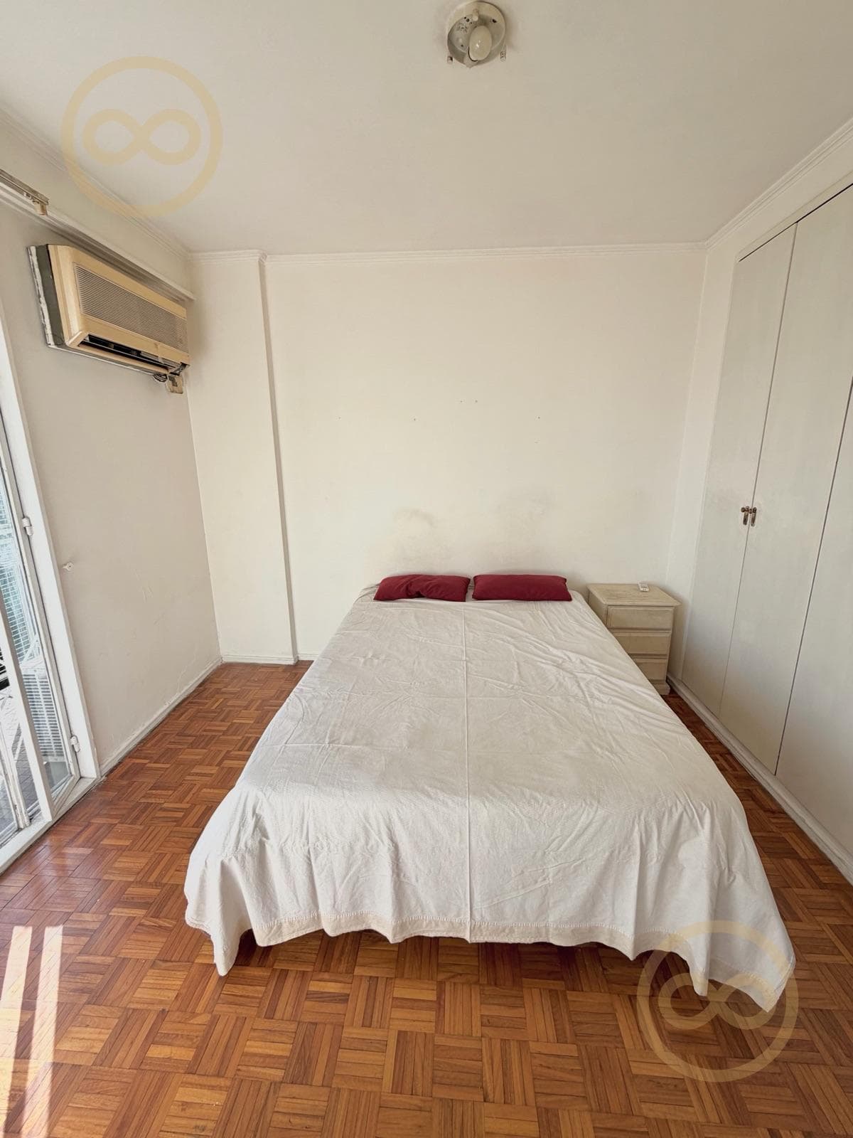 APARTMENT FOR SALE: 3-ROOM APARTMENT ON SANTA FE AVENUE AND AUSTRIA STREET IN RECOLETA, WITH A SUNNY BALCONY