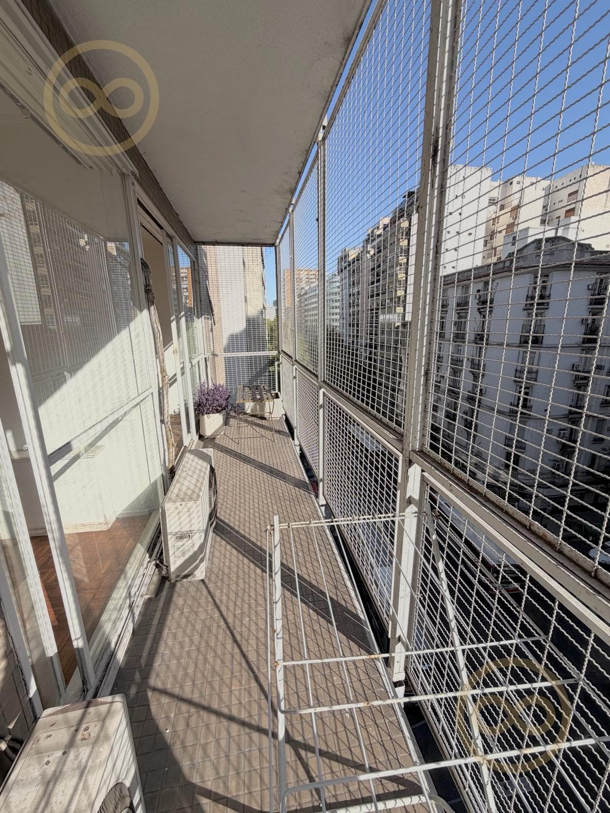 APARTMENT FOR SALE: 3-ROOM APARTMENT ON SANTA FE AVENUE AND AUSTRIA STREET IN RECOLETA, WITH A SUNNY BALCONY