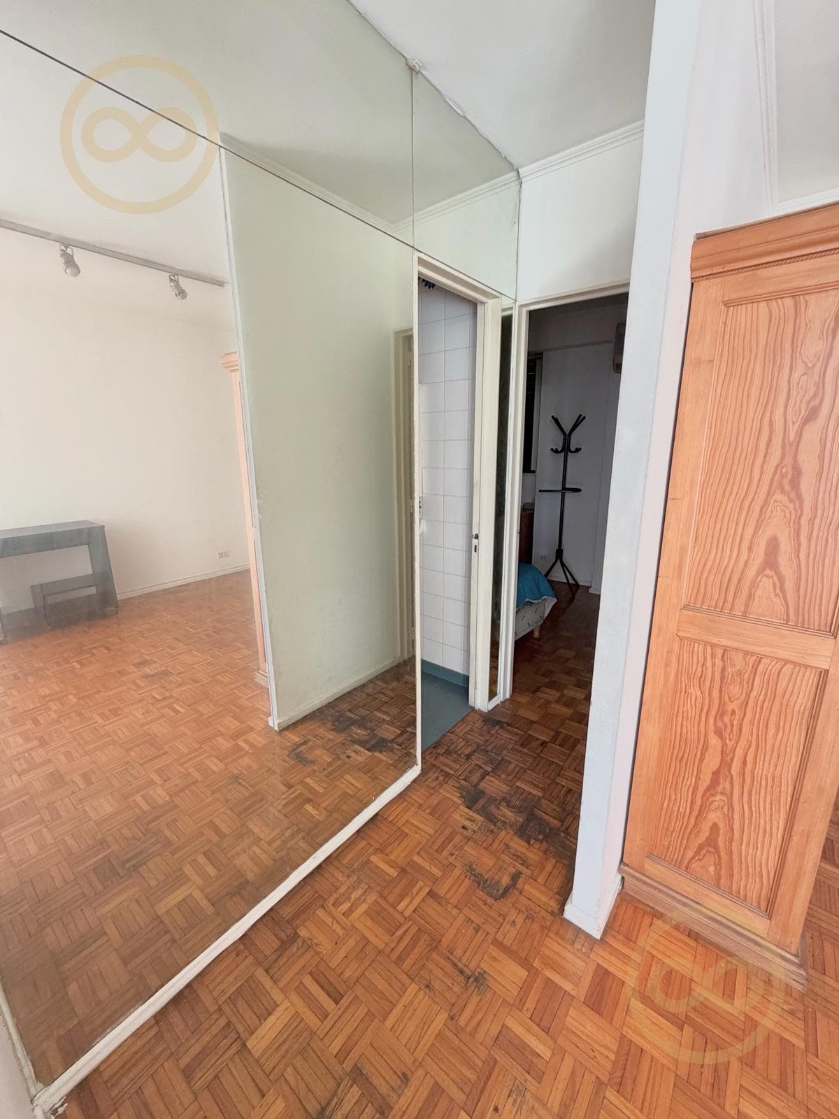 APARTMENT FOR SALE: 3-ROOM APARTMENT ON SANTA FE AVENUE AND AUSTRIA STREET IN RECOLETA, WITH A SUNNY BALCONY
