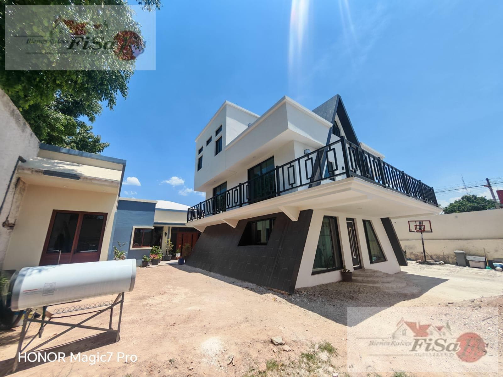 HOUSE FOR SALE IN VALLE DE ORO