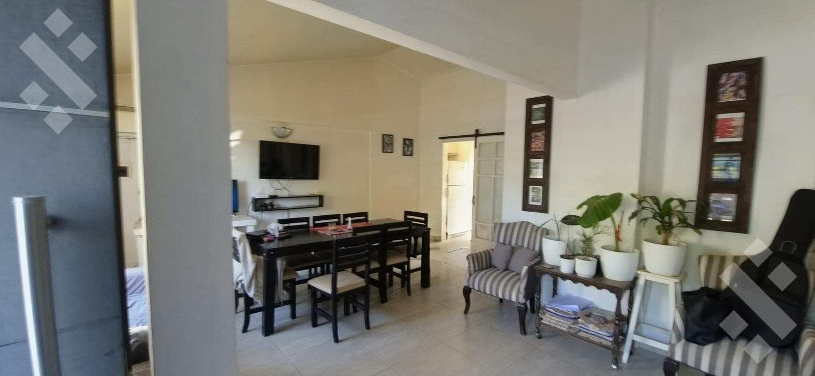 For Sale: 3-Bedroom House | Patio and Separate Barbecue Area with Potential for Expansion in Terrazas, Neuquén