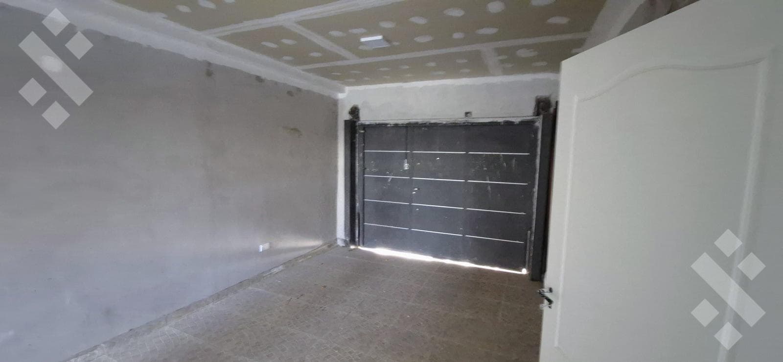 For Sale: 3-Bedroom House | Patio and Separate Barbecue Area with Potential for Expansion in Terrazas, Neuquén