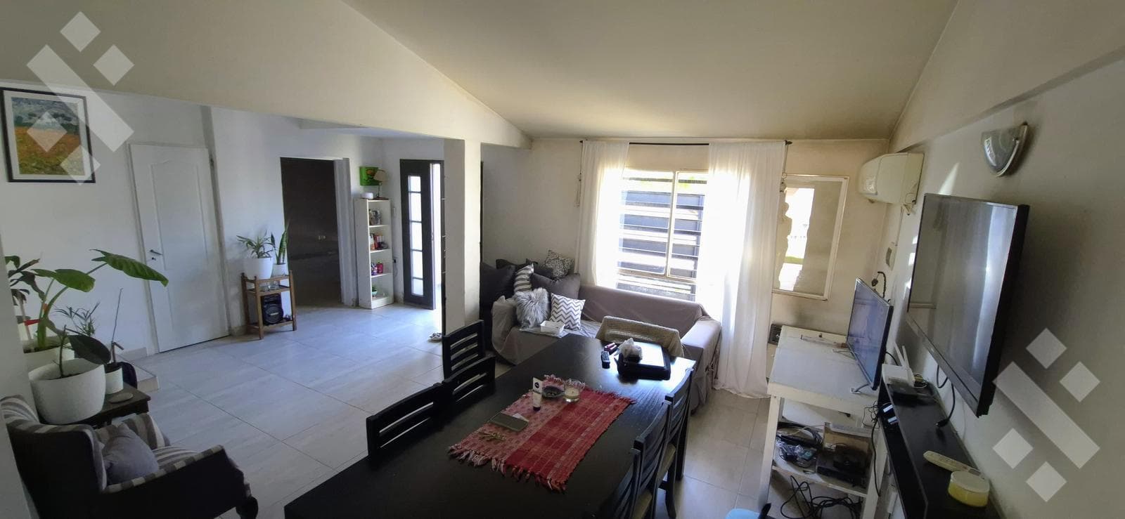 For Sale: 3-Bedroom House | Patio and Separate Barbecue Area with Potential for Expansion in Terrazas, Neuquén