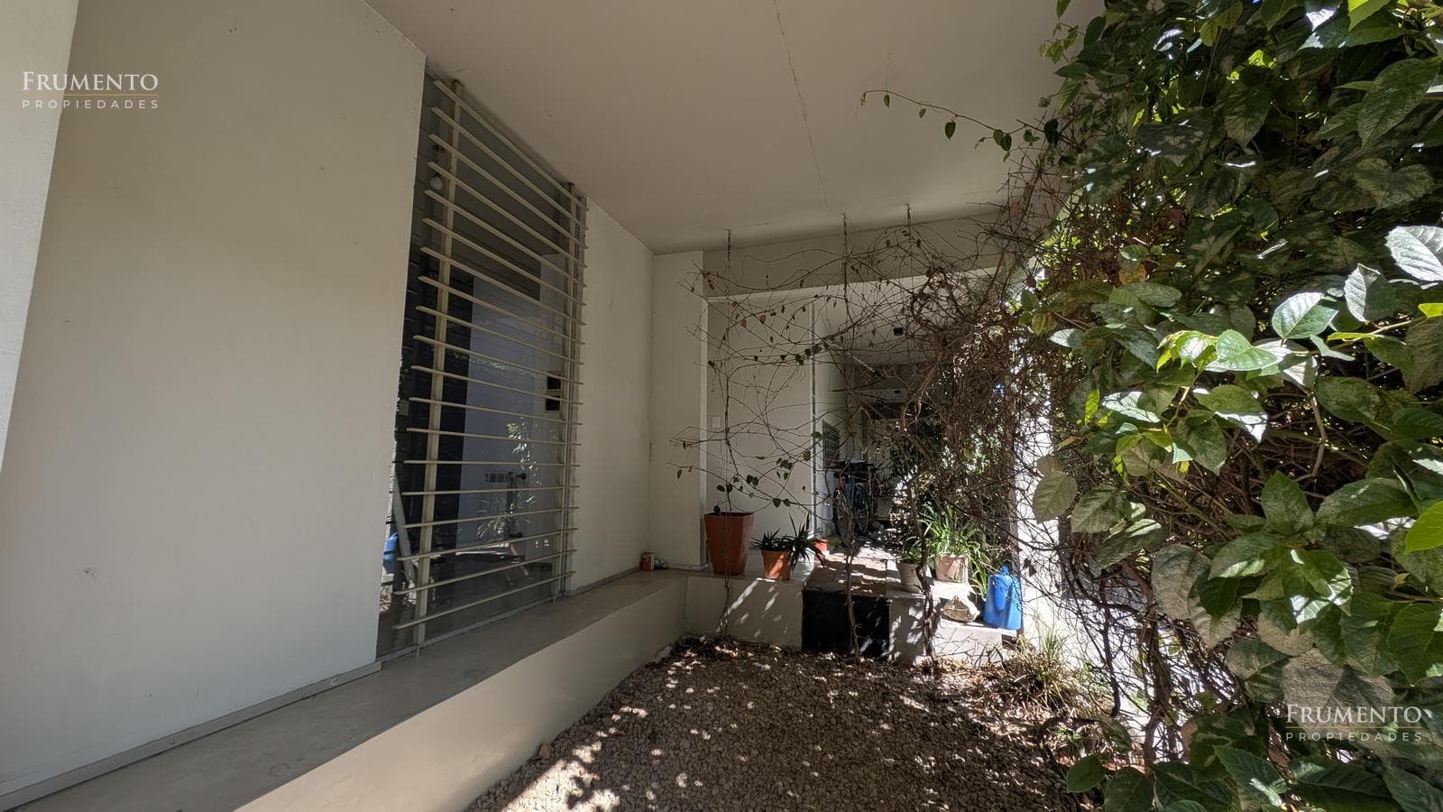 Brand-New 2-Room Apartment in Olivos with Garage