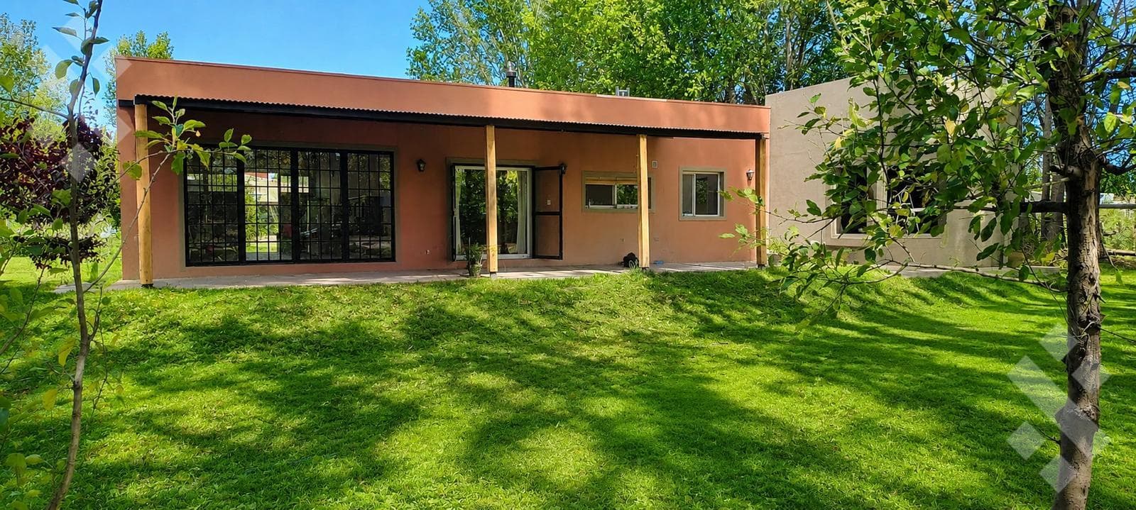 FOR SALE - 3-BEDROOM HOUSE - LA HERMINIA NEIGHBORHOOD - CIPOLLETTI