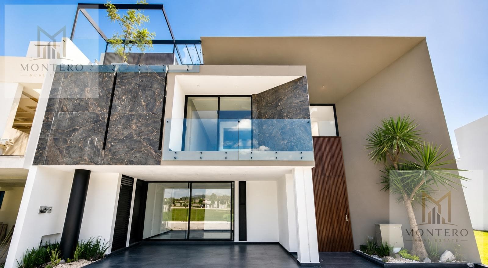 House - Lomas de Angelópolis Subdivision