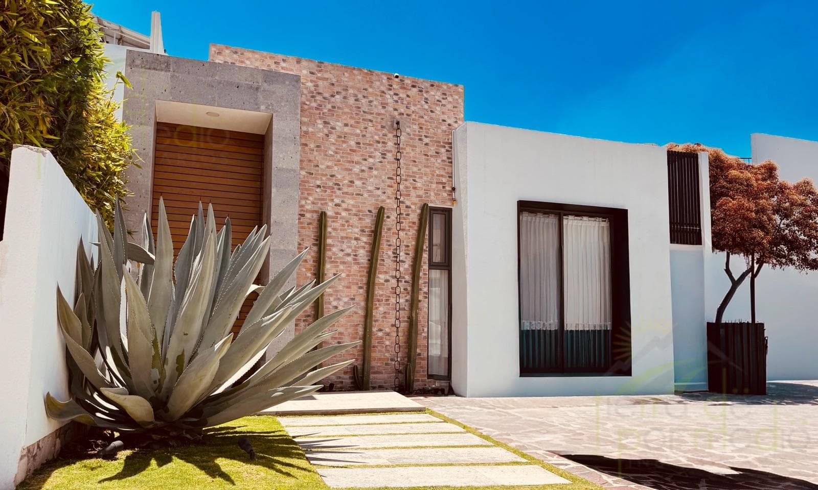 Beautiful Single-Story House with Double-Height Ceilings in Lomas de Juriquilla