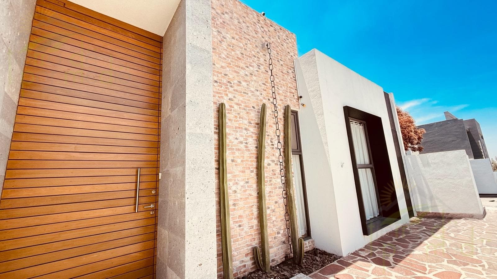Beautiful Single-Story House with Double-Height Ceilings in Lomas de Juriquilla
