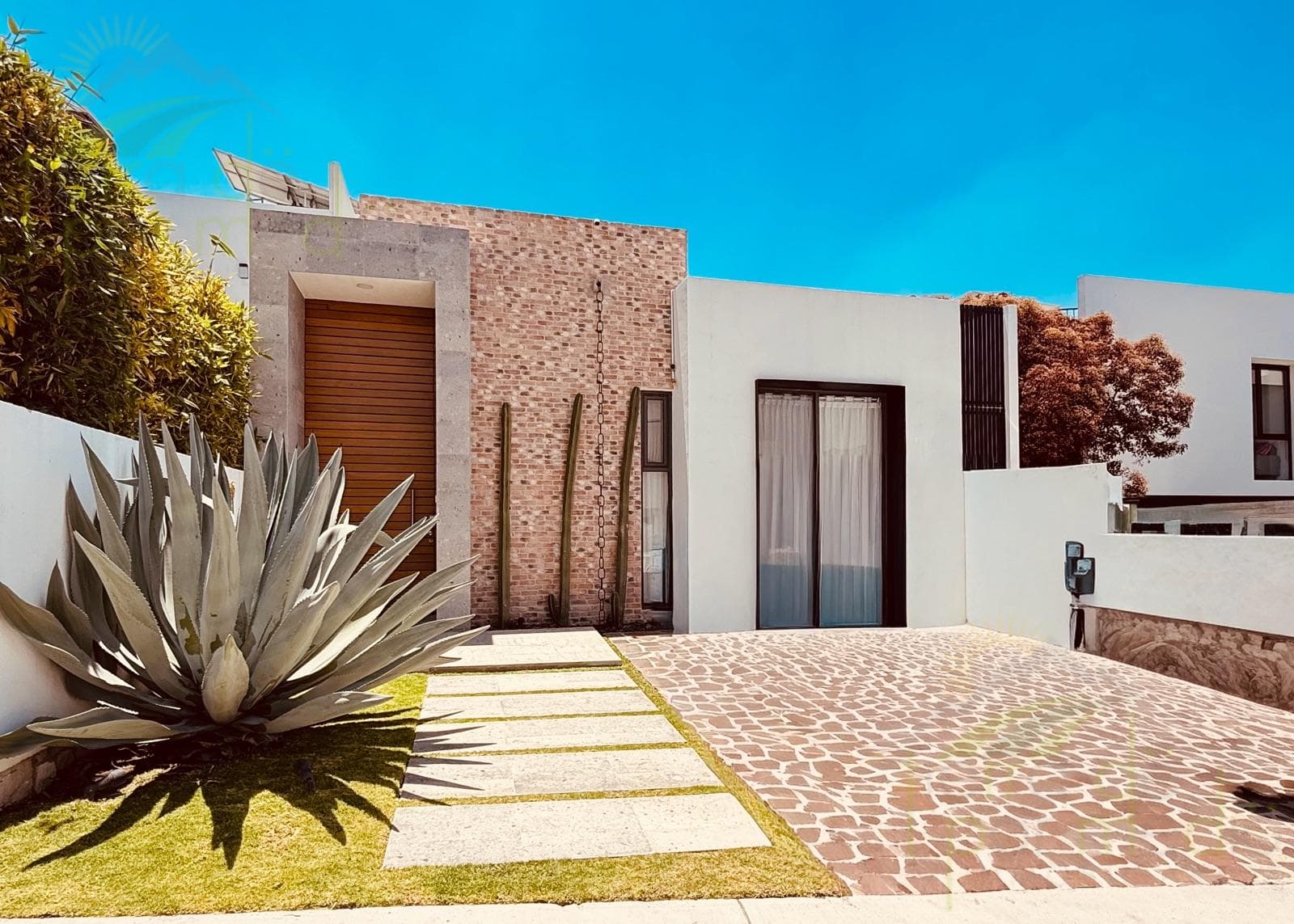 Beautiful Single-Story House with Double-Height Ceilings in Lomas de Juriquilla