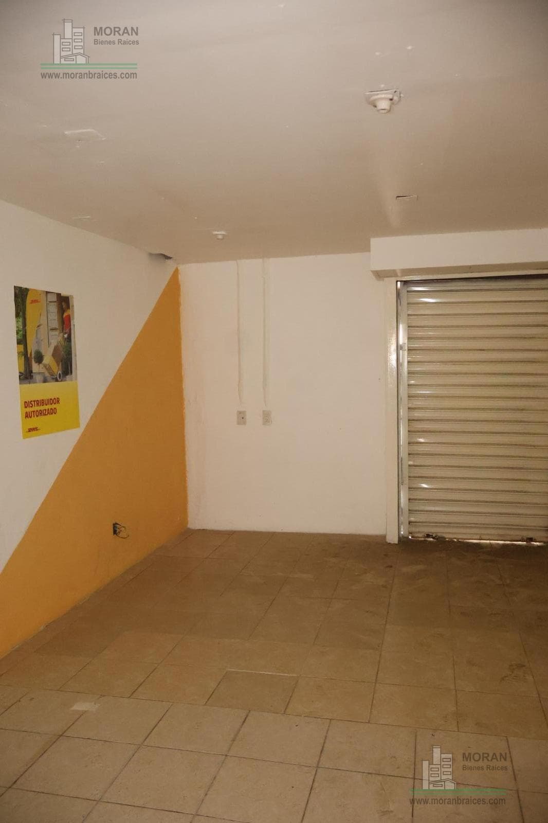 Commercial Building with Land at the corner of Pintores Mexicanos Street and José Luis Cuevas Street, Lots 1 and 2, Nos. 211 and 213, Paraíso neighborhood, Coatzacoalcos, Ver.