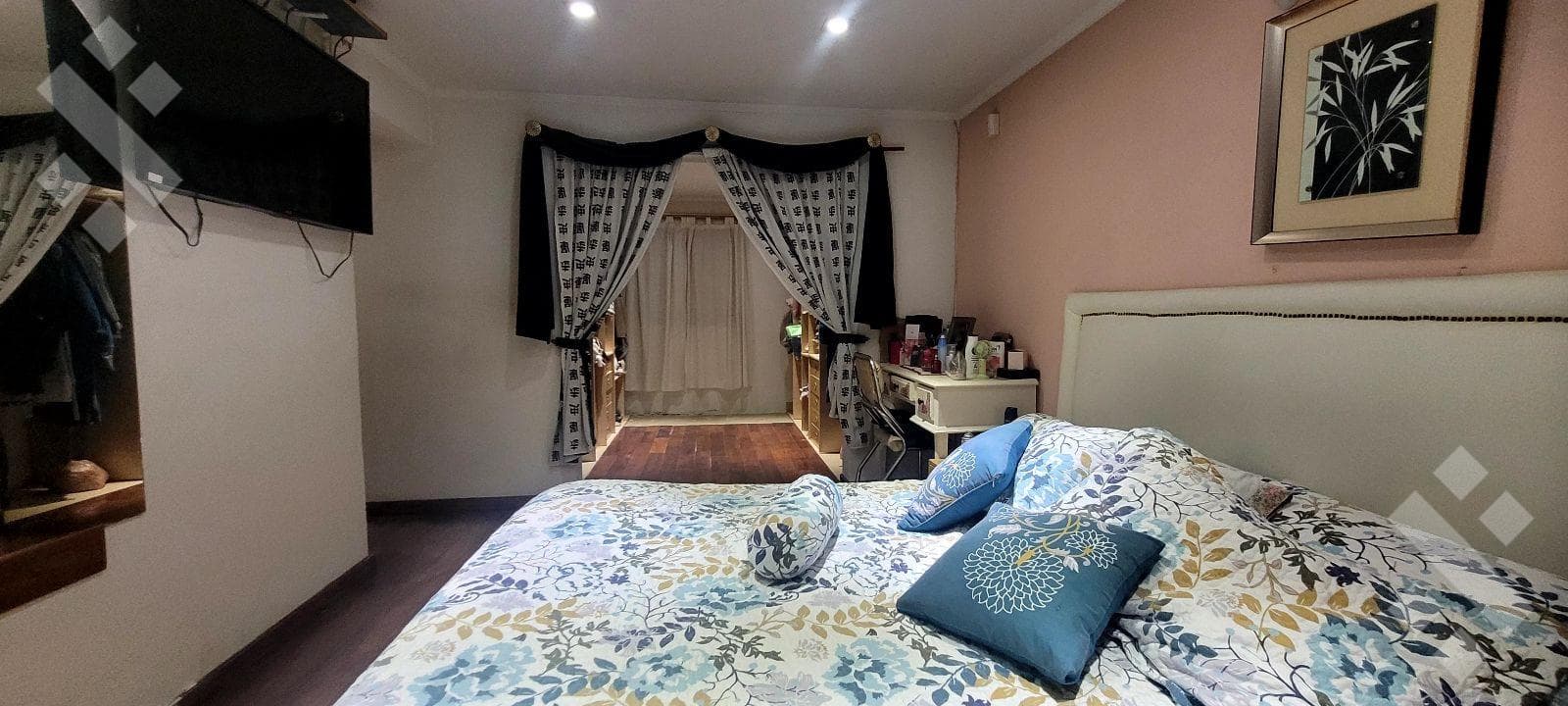 4-Bedroom House for Sale - Centenario, Neuquén Province. -
