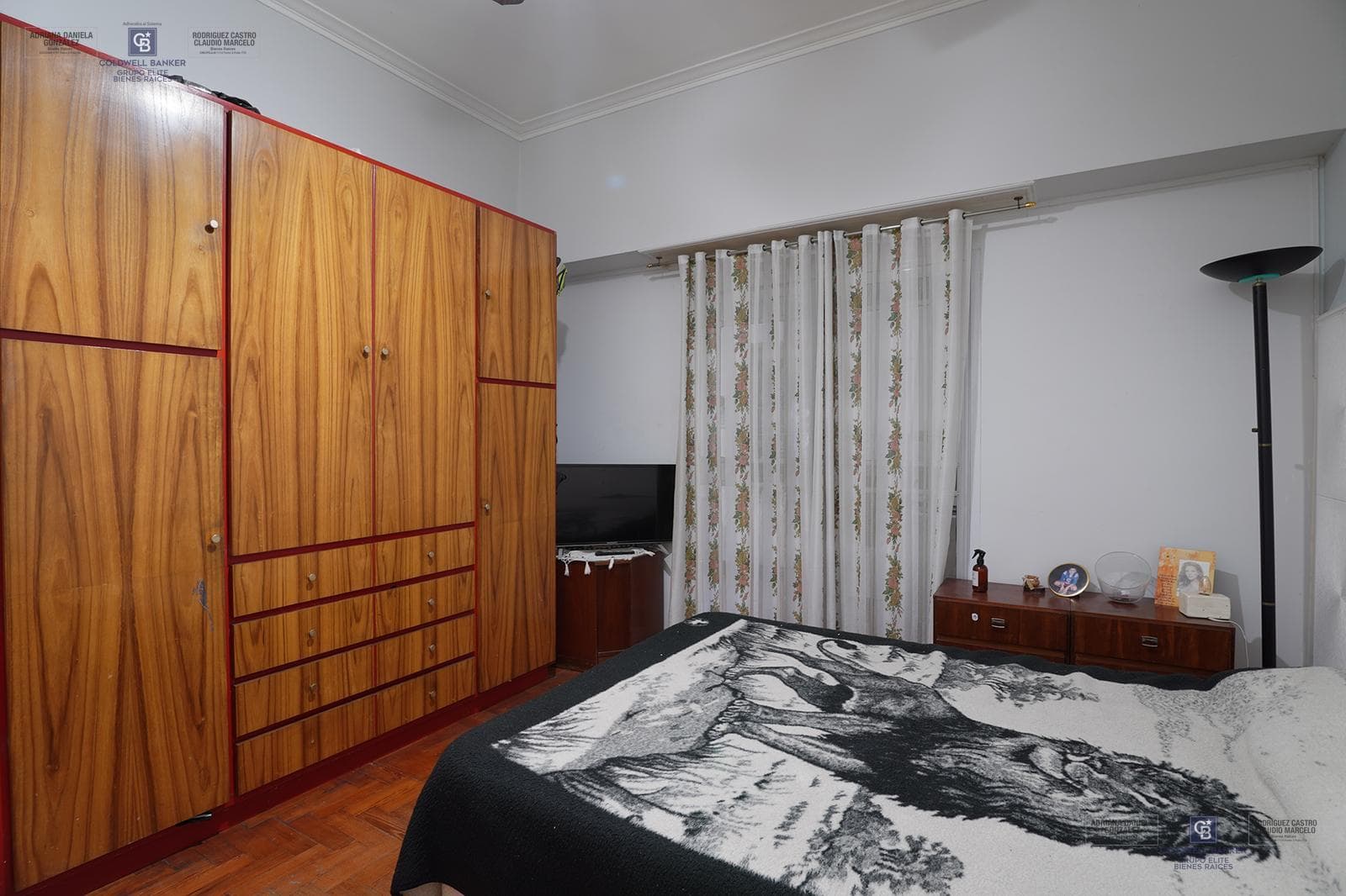 Venta PH 3 ambientes con patio y terraza,zona Parque Chacabuco.