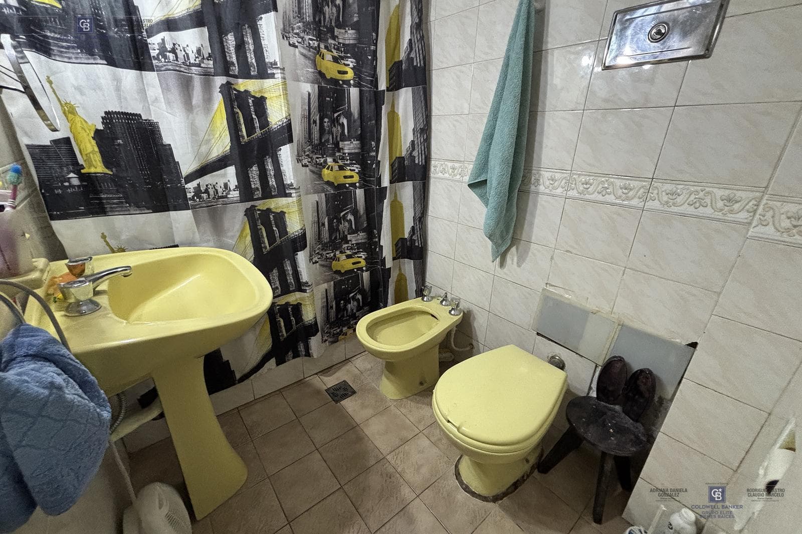 Venta PH 3 ambientes con patio y terraza,zona Parque Chacabuco.