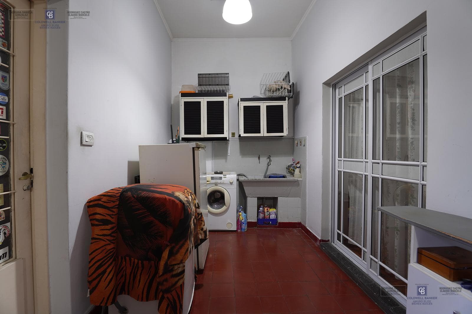 Venta PH 3 ambientes con patio y terraza,zona Parque Chacabuco.