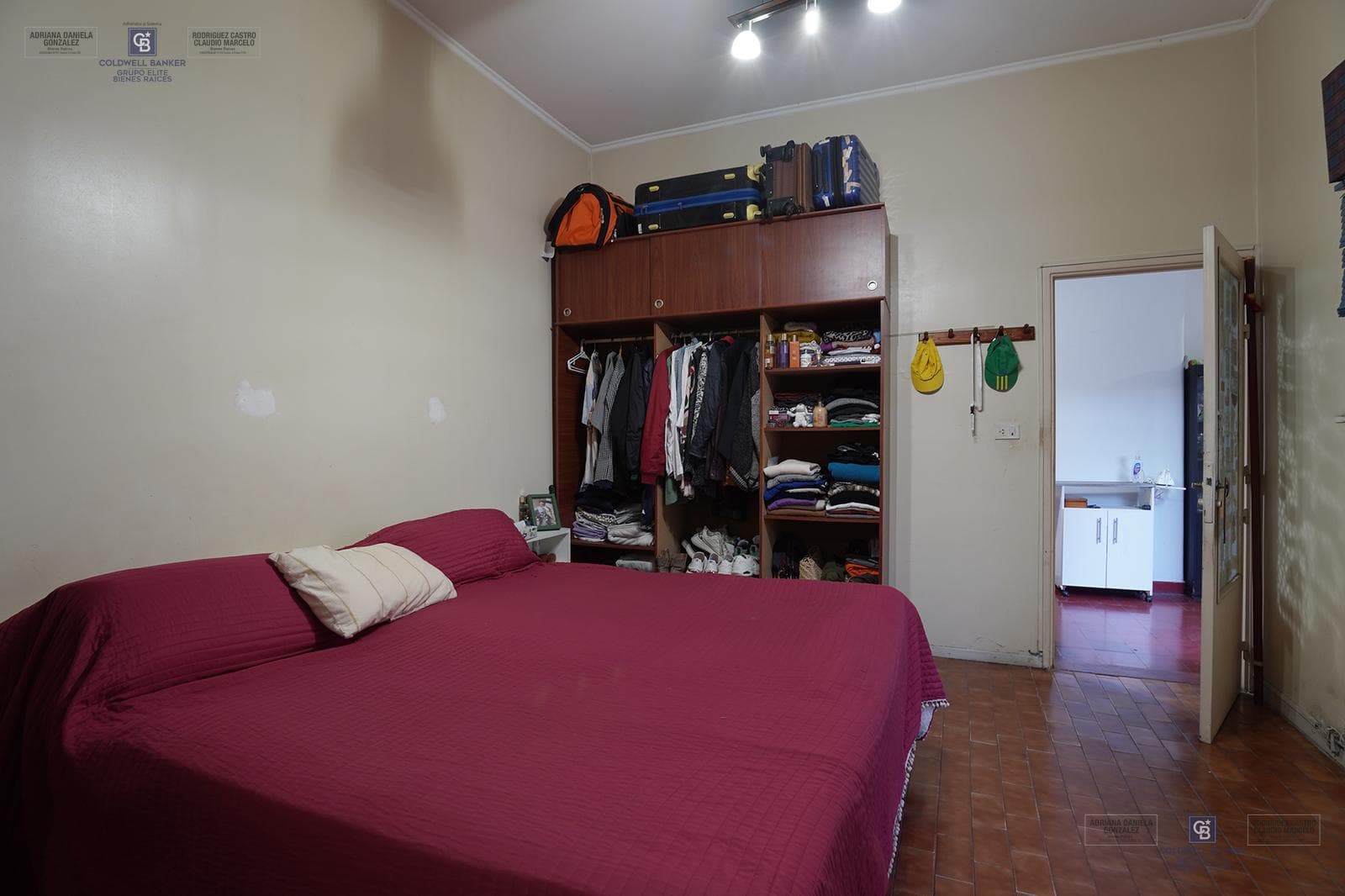 Venta PH 3 ambientes con patio y terraza,zona Parque Chacabuco.