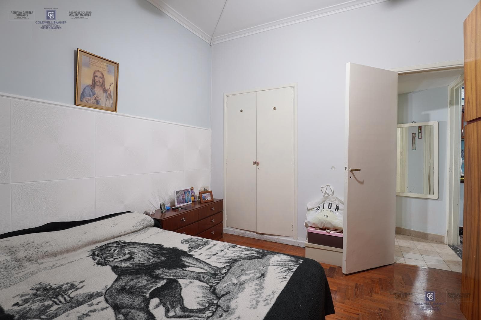 Venta PH 3 ambientes con patio y terraza,zona Parque Chacabuco.