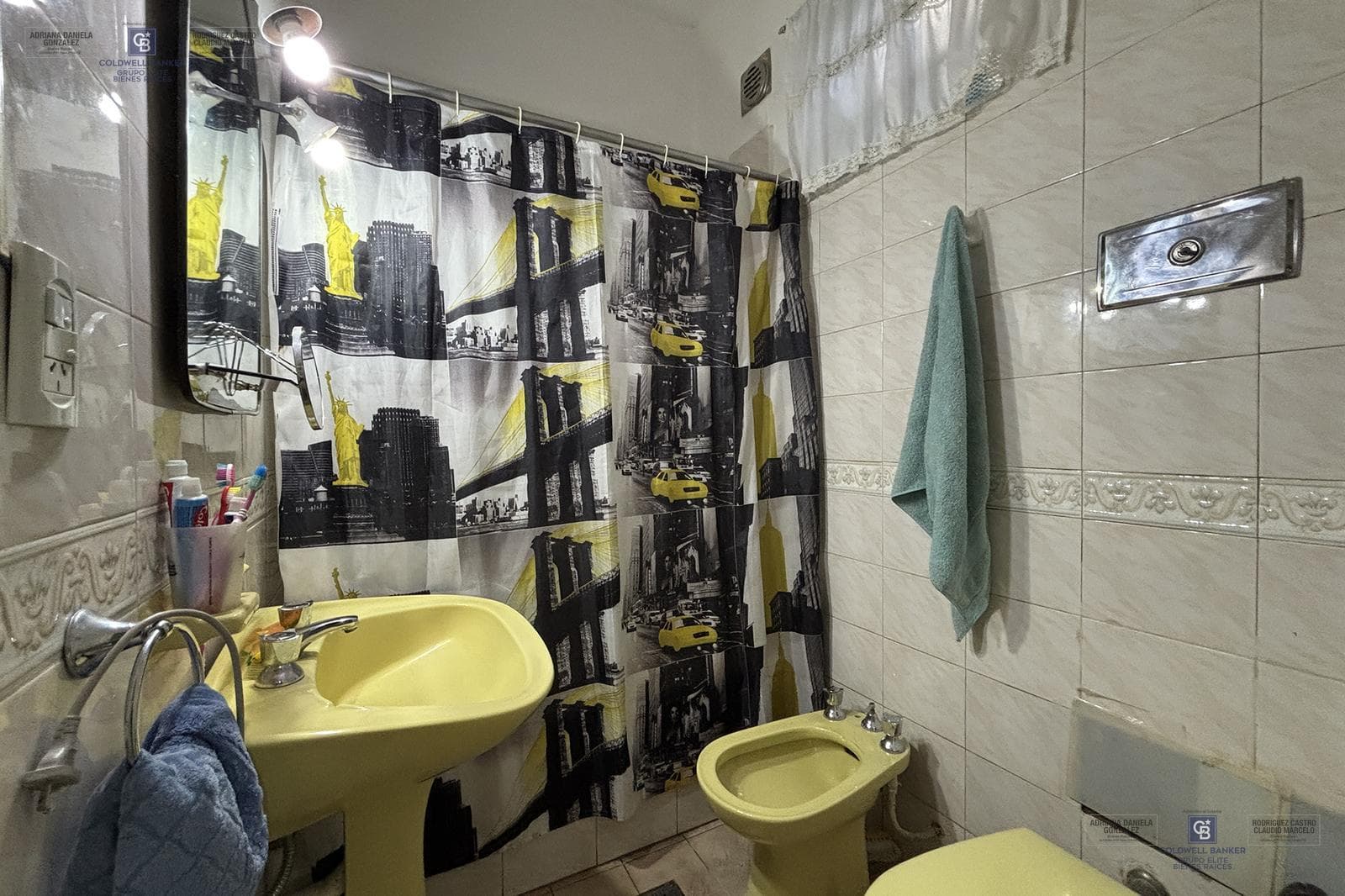 Venta PH 3 ambientes con patio y terraza,zona Parque Chacabuco.