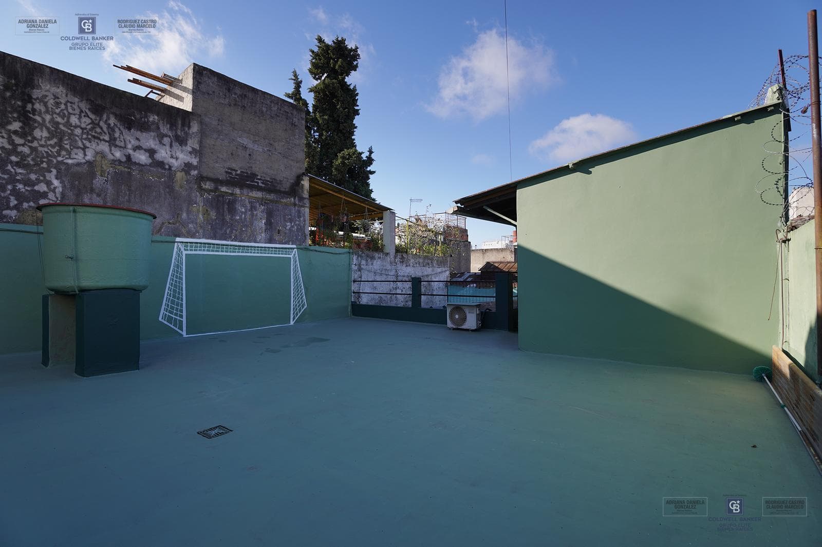 Venta PH 3 ambientes con patio y terraza,zona Parque Chacabuco.
