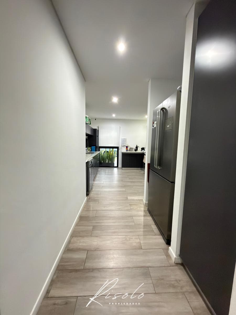 House for Sale. 3 bedrooms. Pool, Living Fence, Excellent Quality, Gated Community, Escobar