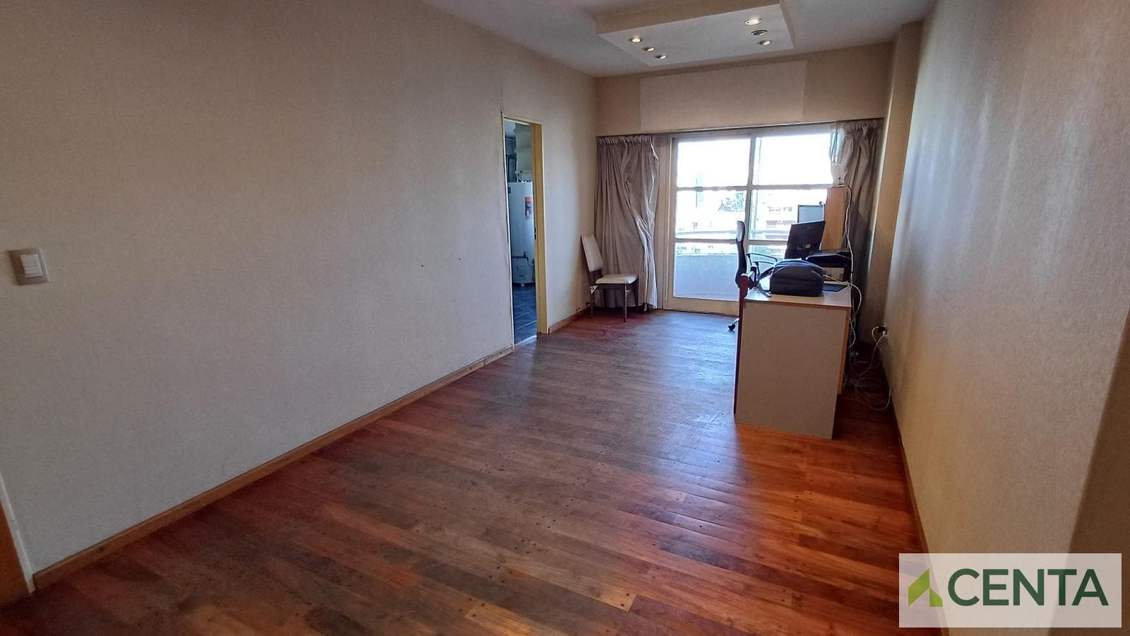 3 ROOMS DECORATED WITH FLOWERS