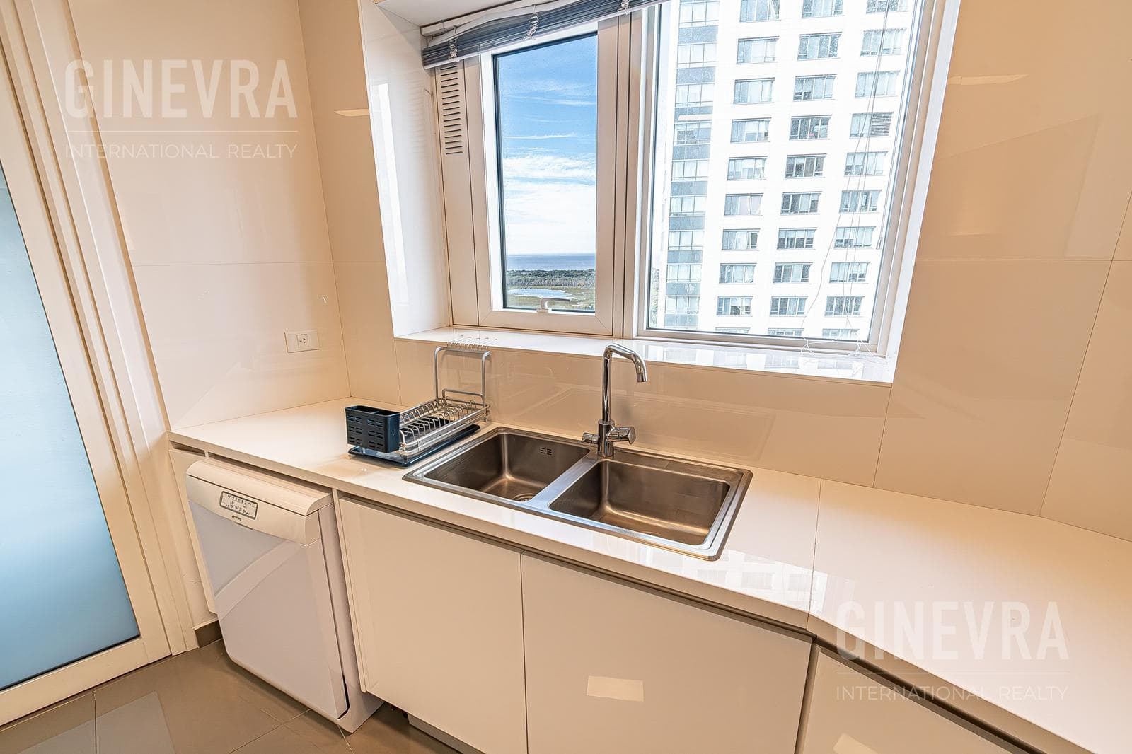 3-Bedroom Apartment for Rent - Alvear Tower, Puerto Madero.