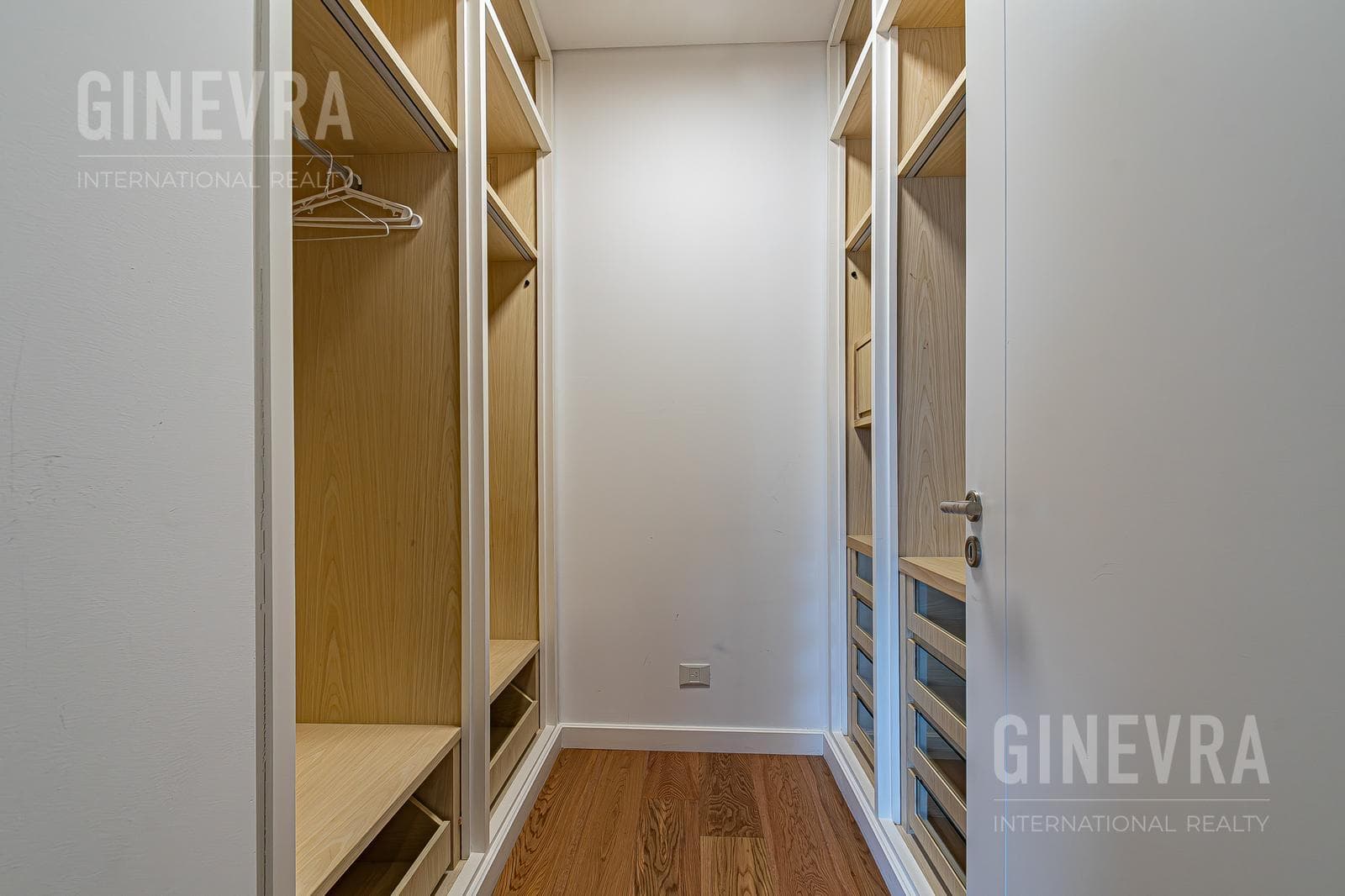 3-Bedroom Apartment for Rent - Alvear Tower, Puerto Madero.