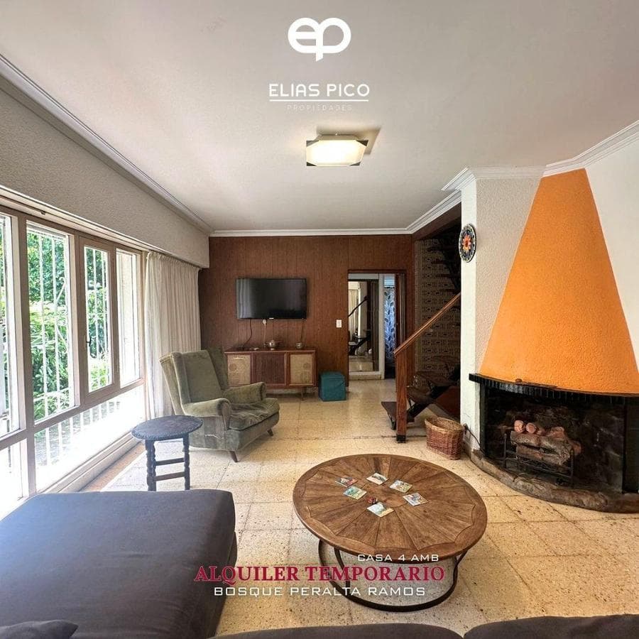 Short-term rental in Bosque Peralta Ramos with a pool and barbecue area