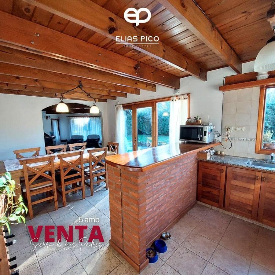 5-bedroom house with a gazebo, park, and pool - Sierra de Los Padres