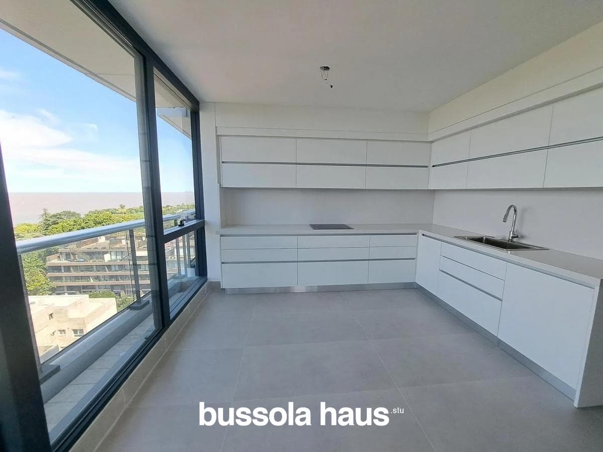 Brand-new 3-bedroom apartment for sale in the Selene building in La Lucila, Vicente López