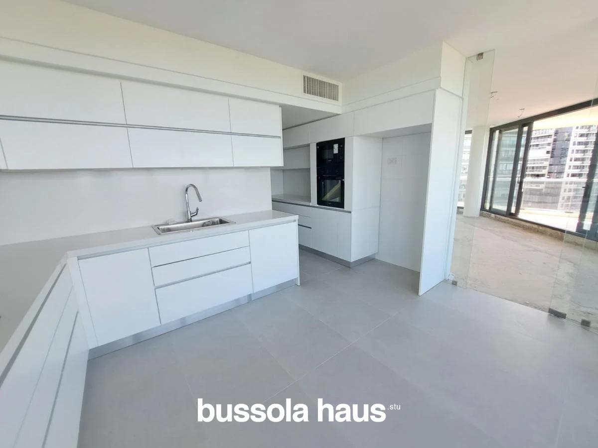 Brand-new 3-bedroom apartment for sale in the Selene building in La Lucila, Vicente López