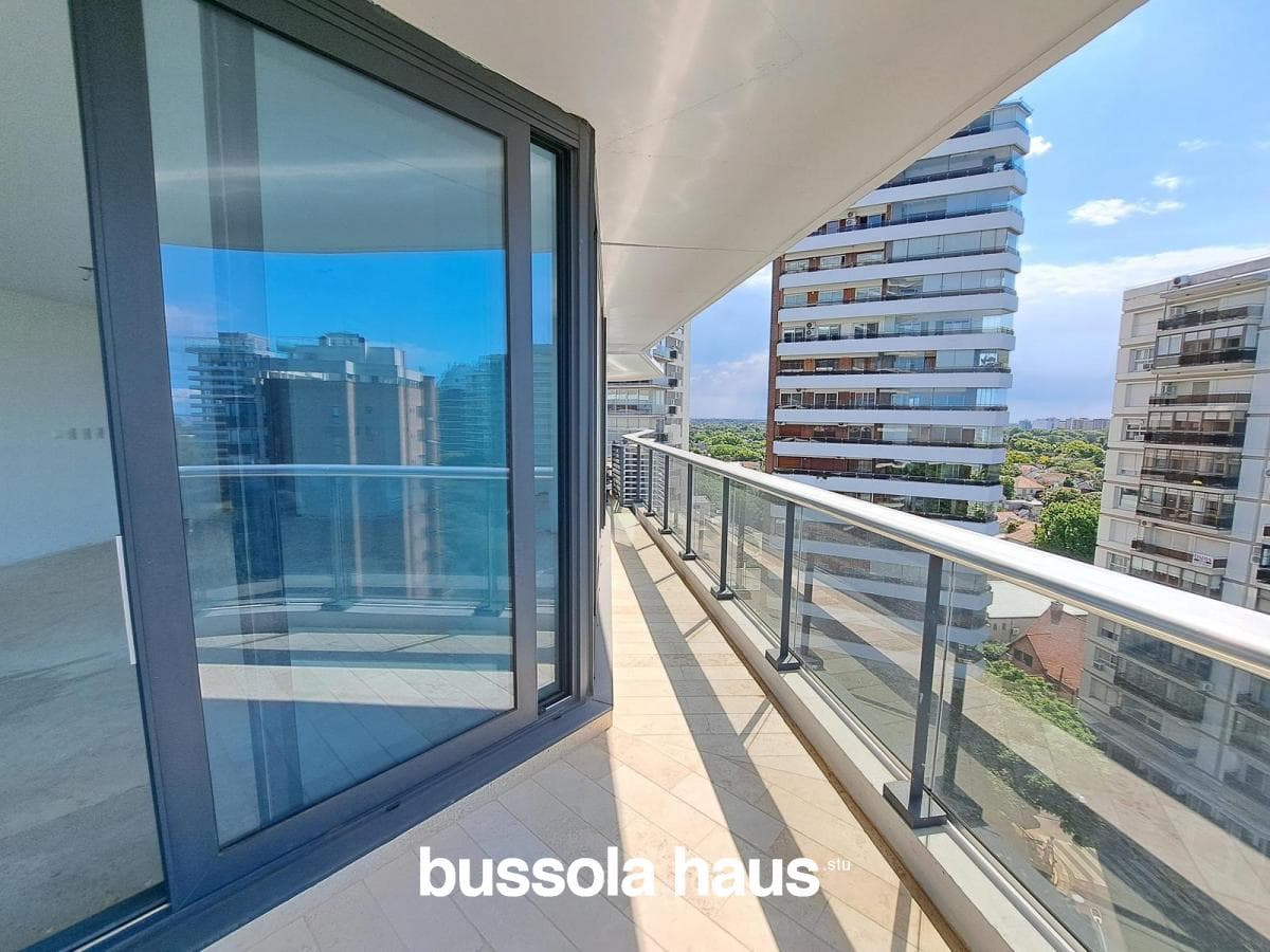 Brand-new 3-bedroom apartment for sale in the Selene building in La Lucila, Vicente López
