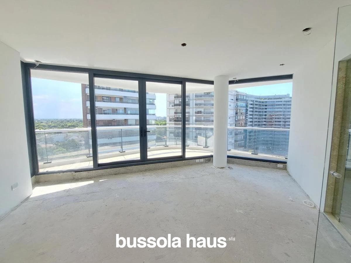 Brand-new 3-bedroom apartment for sale in the Selene building in La Lucila, Vicente López