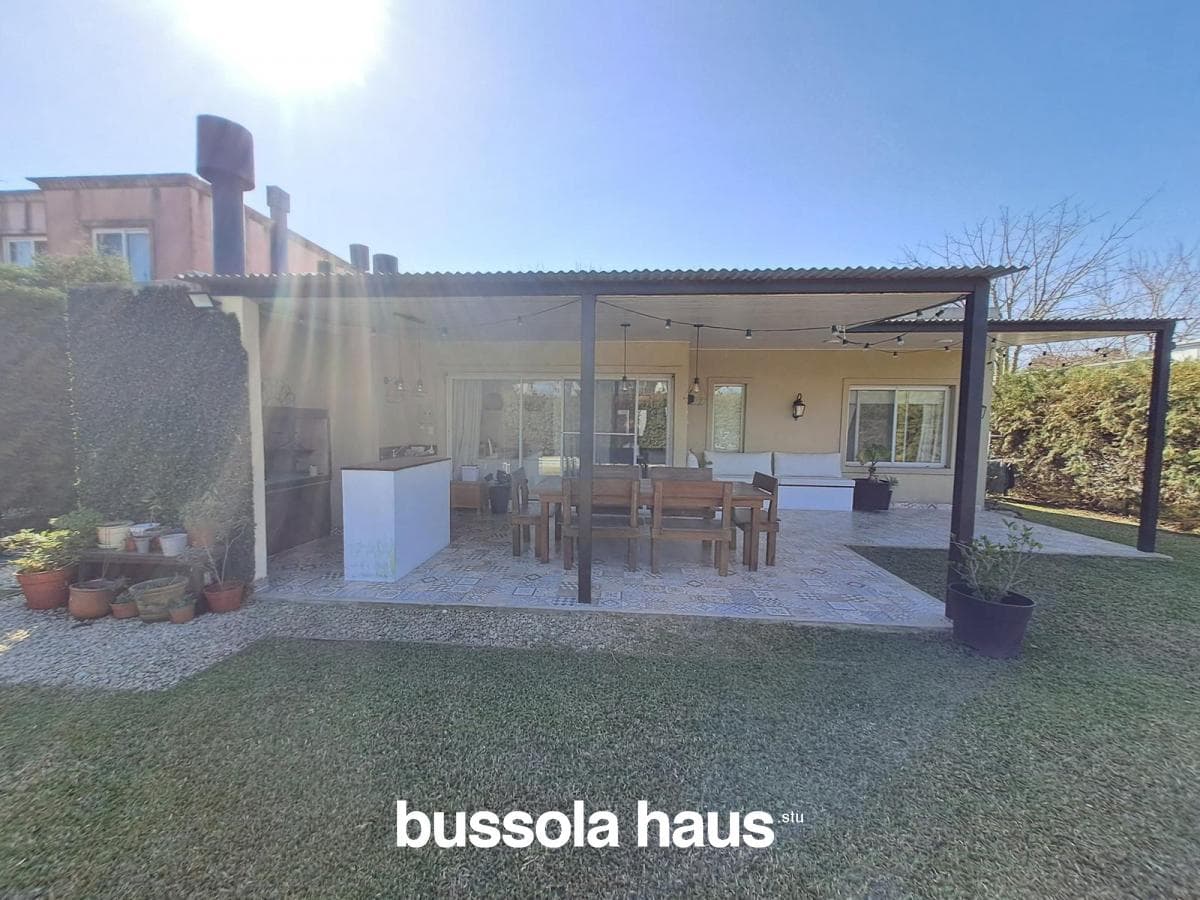House for Sale: 3 Bedrooms, Single-Story, La Comarca Tigre