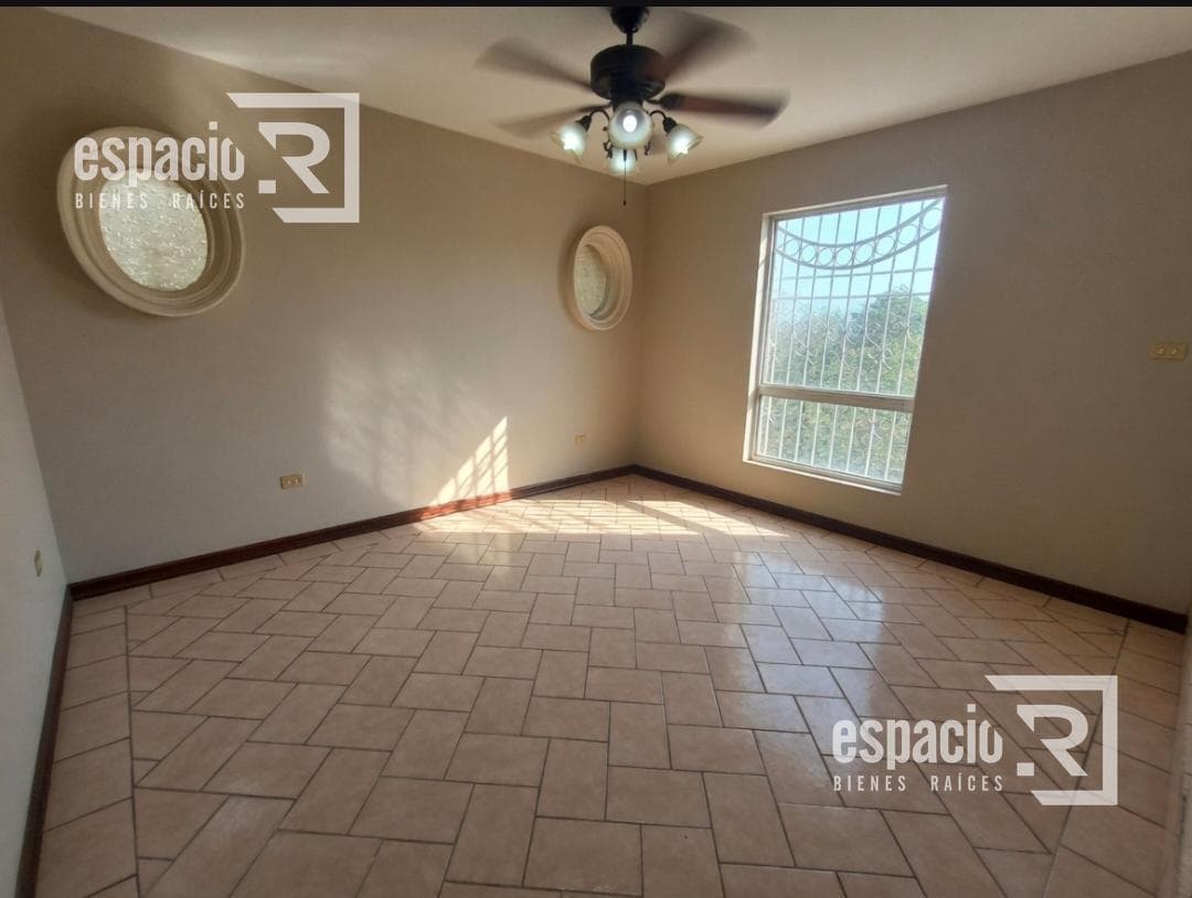 HOUSE FOR SALE IN THE PANAMERICANA AREA