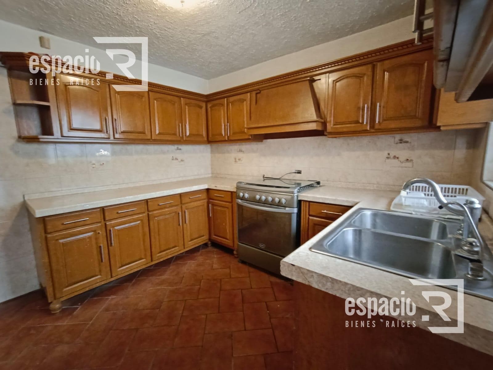 HOUSE FOR SALE IN THE PANAMERICANA AREA