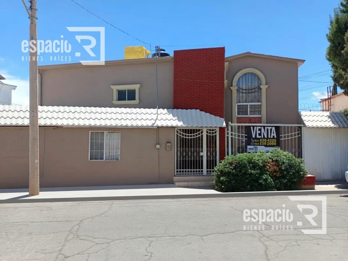 HOUSE FOR SALE IN THE PANAMERICANA AREA
