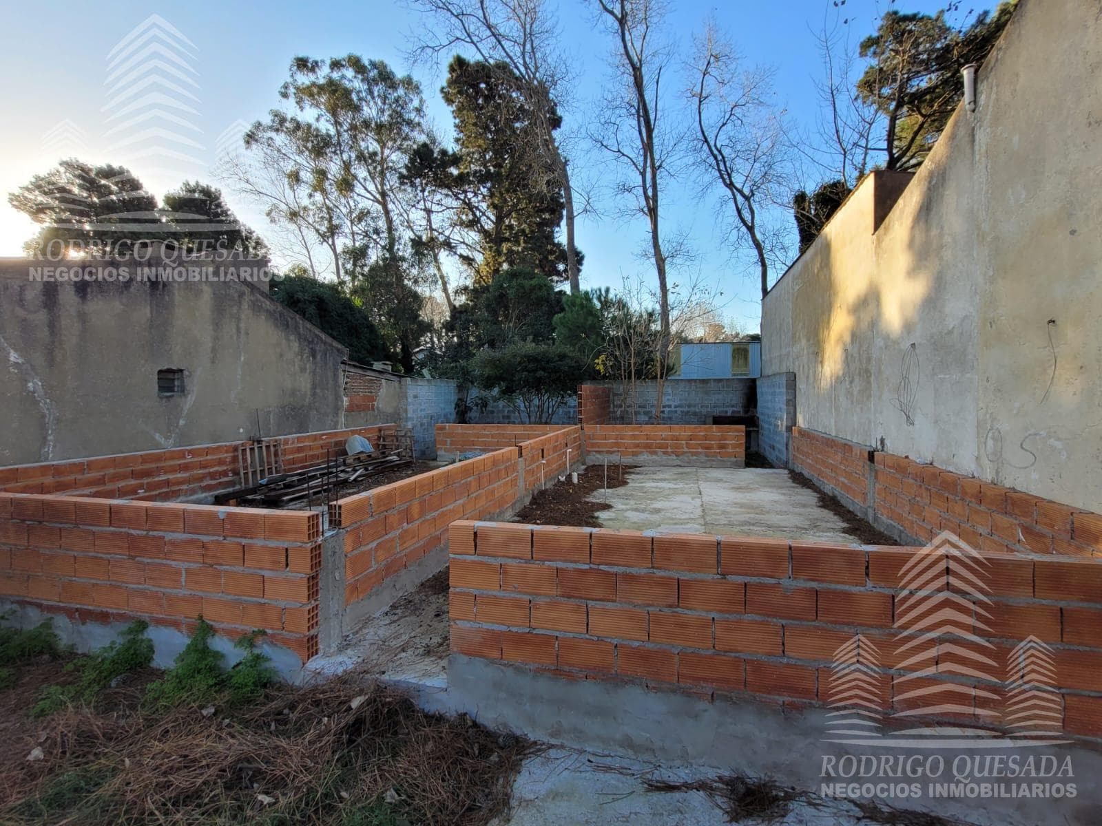 Lot measuring 10 x 20 with approved plans for 2 duplexes | | Excellent Investment |