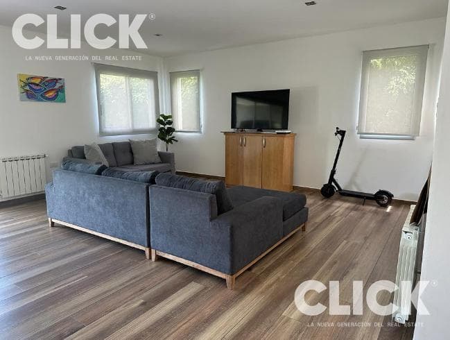 6-room house for sale and rent in the Los Naranjos neighborhood