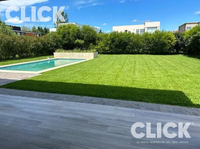 6-room house for sale and rent in the Los Naranjos neighborhood