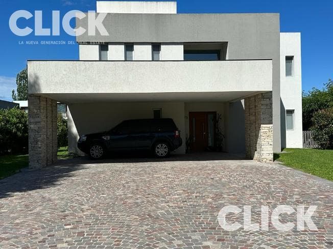 6-room house for sale and rent in the Los Naranjos neighborhood