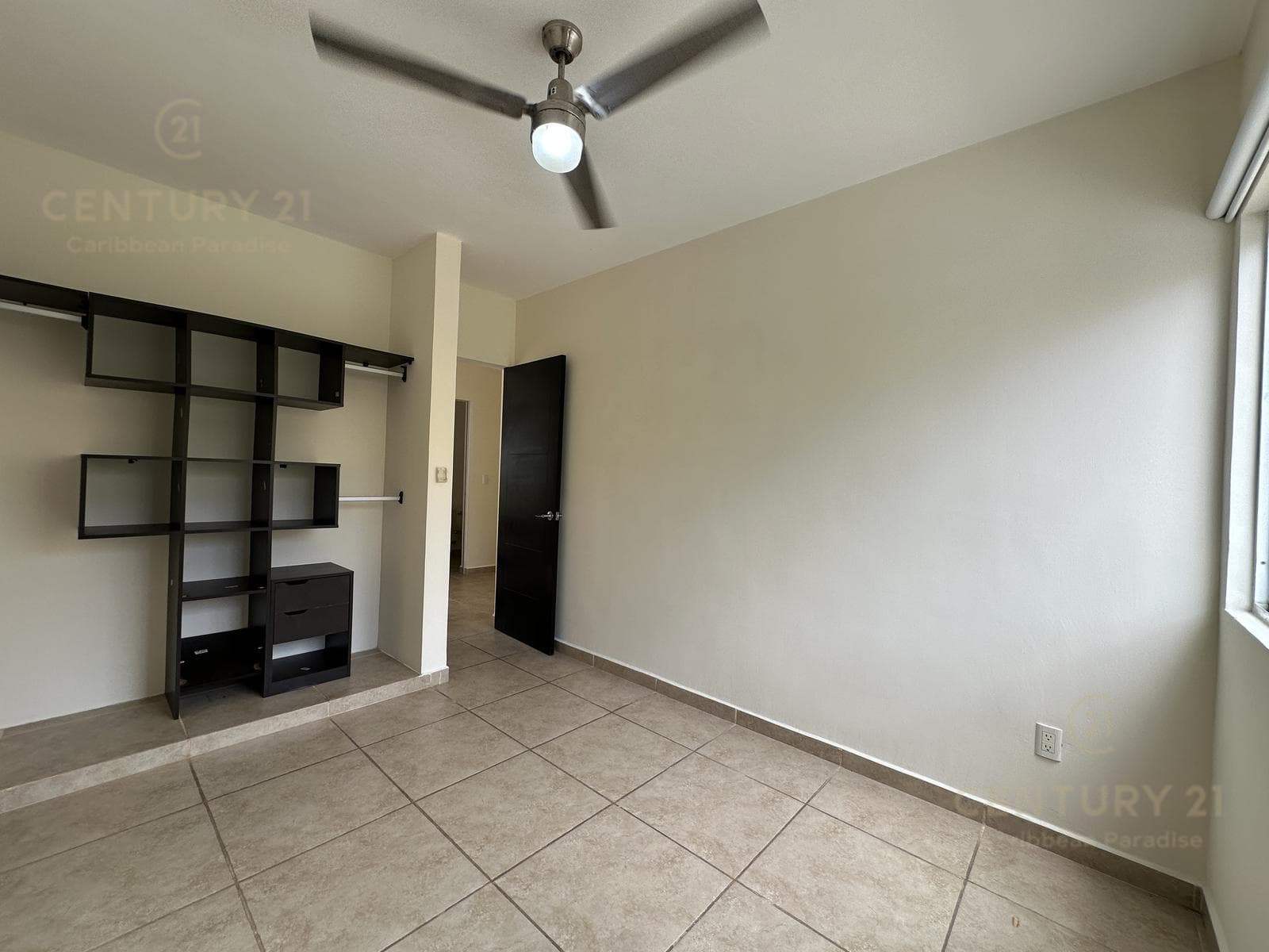 Unfurnished 3-Bedroom, 2.5-Bathroom House for Rent in La Joya