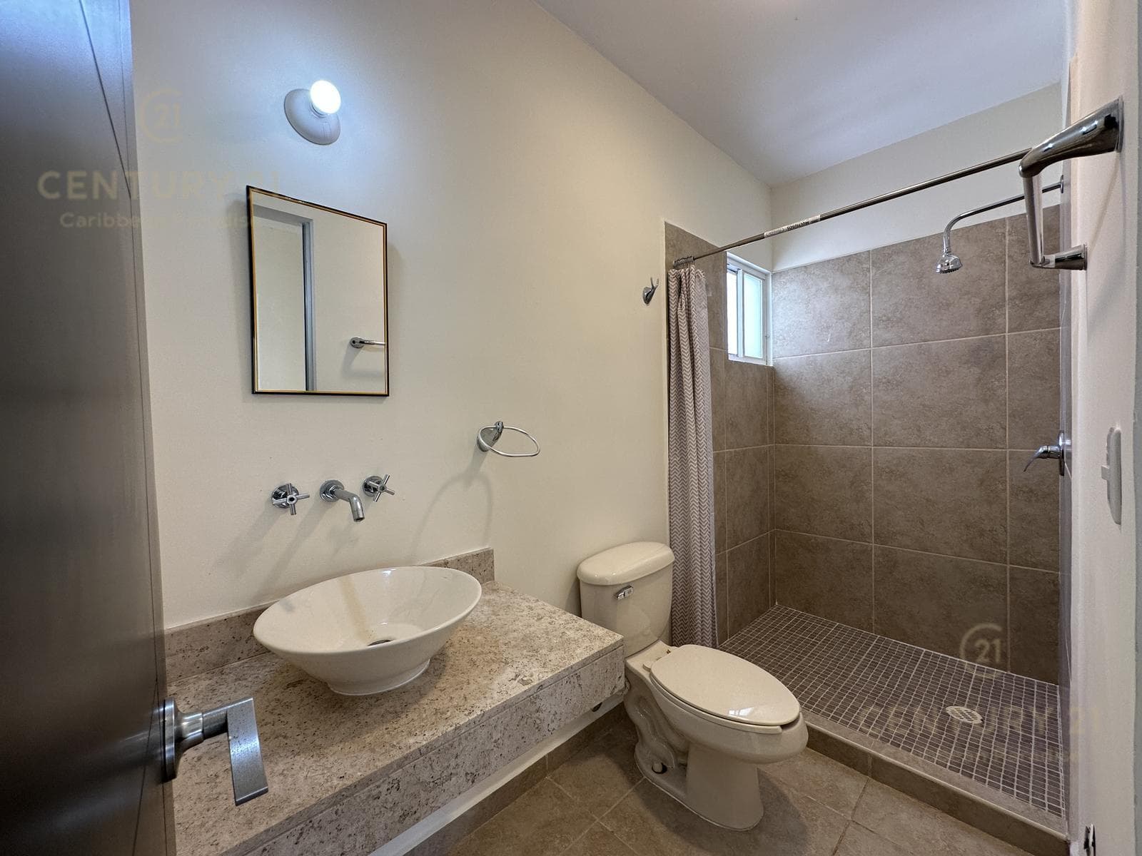 Unfurnished 3-Bedroom, 2.5-Bathroom House for Rent in La Joya