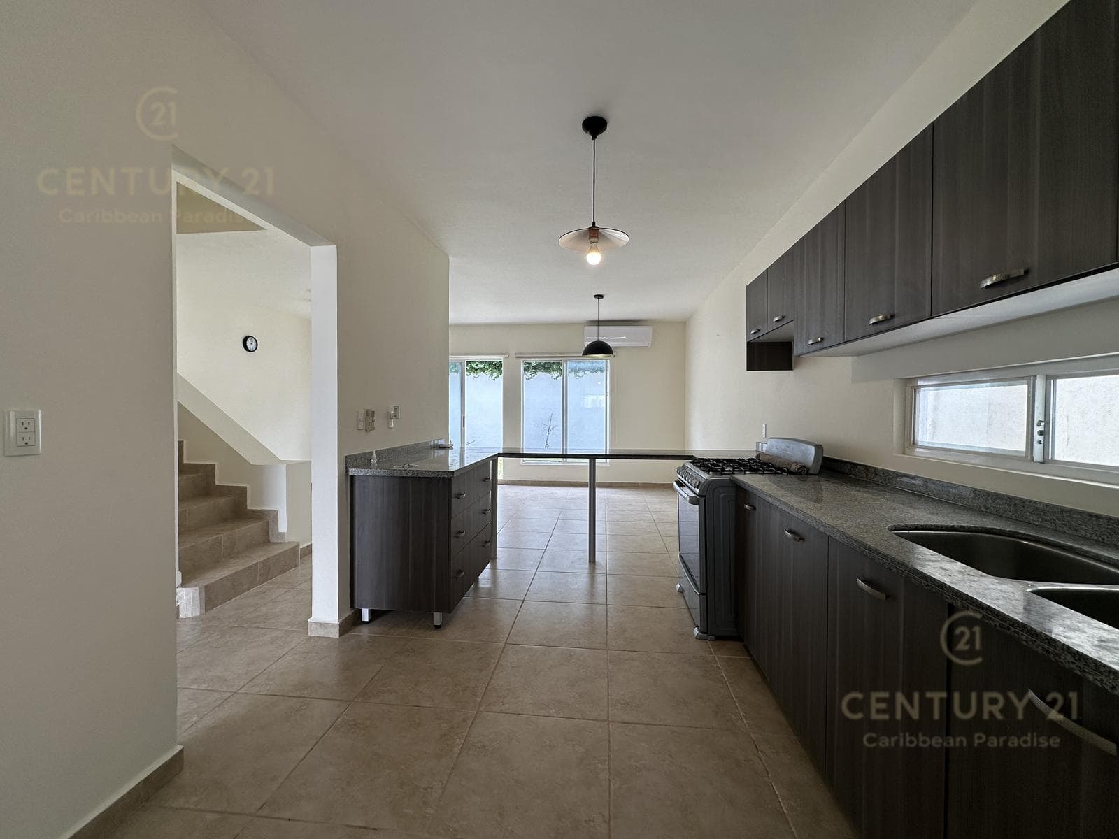 Unfurnished 3-Bedroom, 2.5-Bathroom House for Rent in La Joya