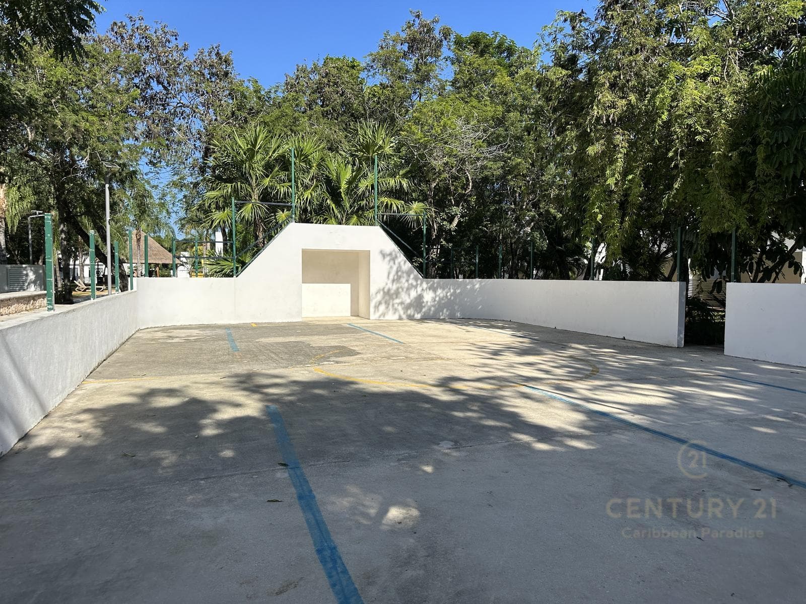 Unfurnished 3-Bedroom, 2.5-Bathroom House for Rent in La Joya