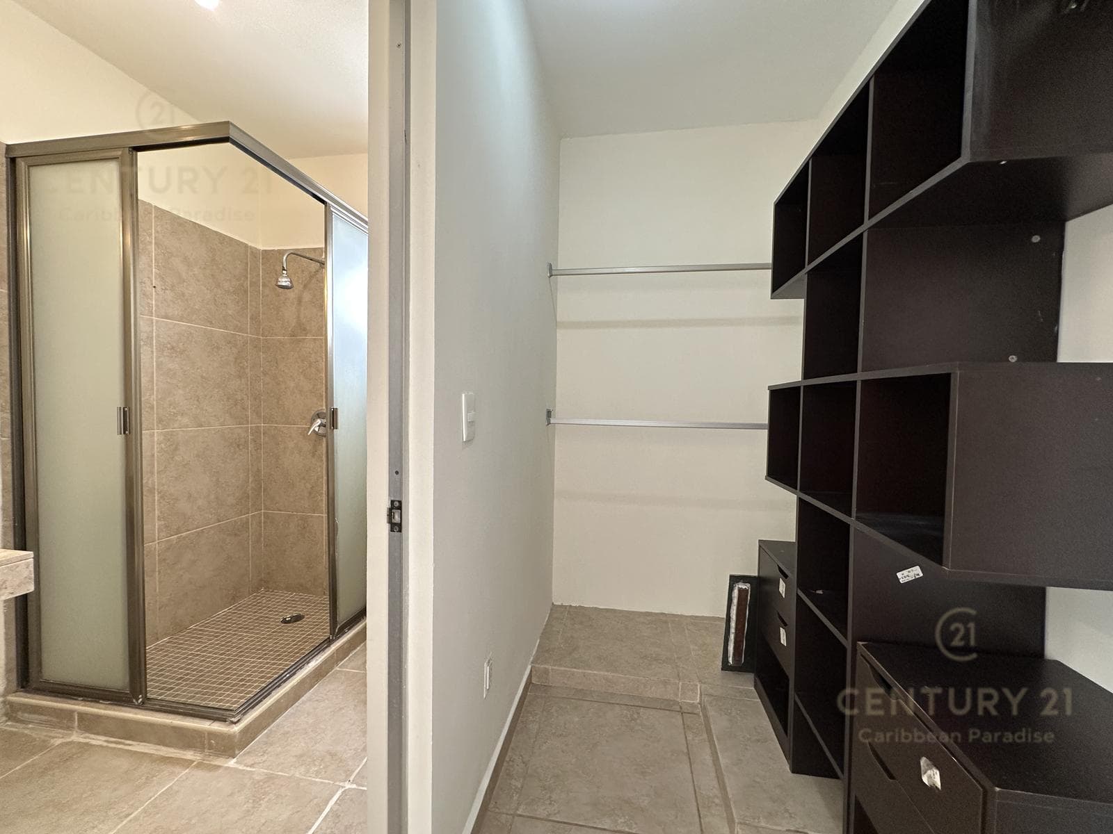 Unfurnished 3-Bedroom, 2.5-Bathroom House for Rent in La Joya
