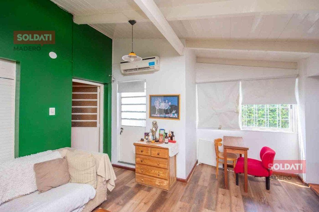For Sale: 7-room apartment in Parque Avellaneda—ideal for a large family