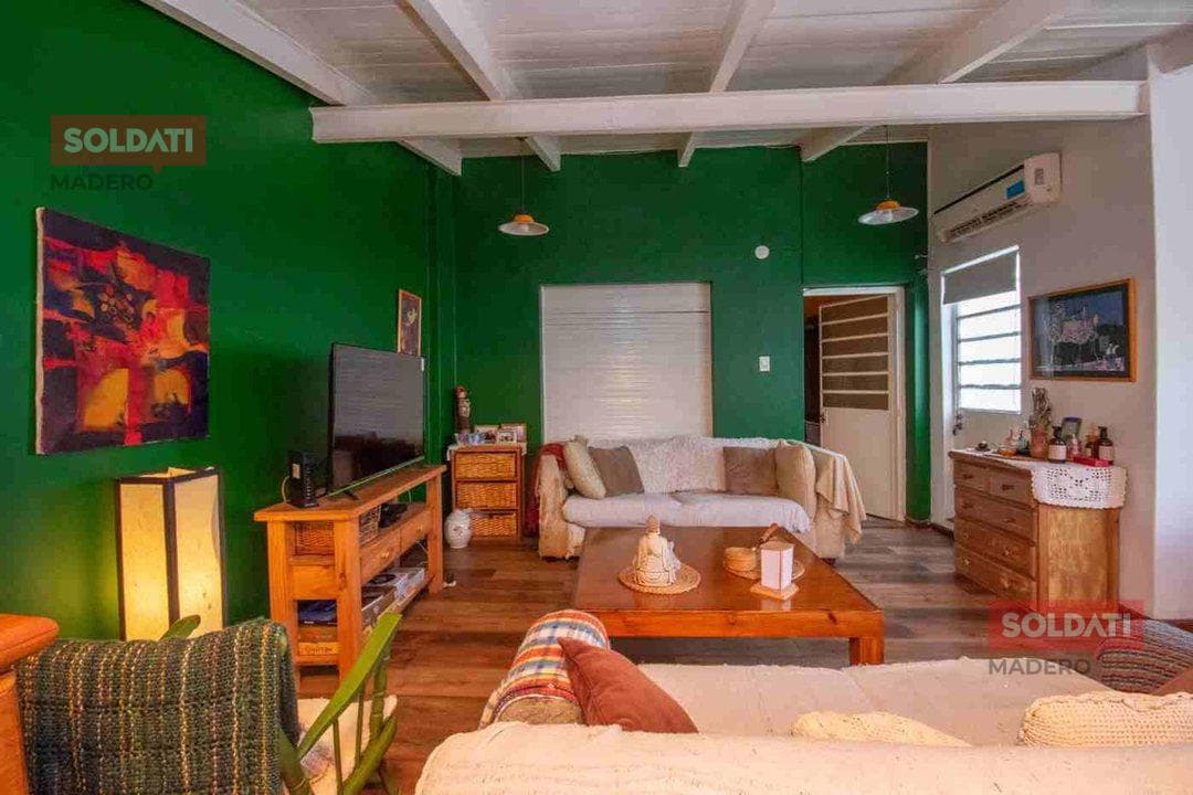For Sale: 7-room apartment in Parque Avellaneda—ideal for a large family