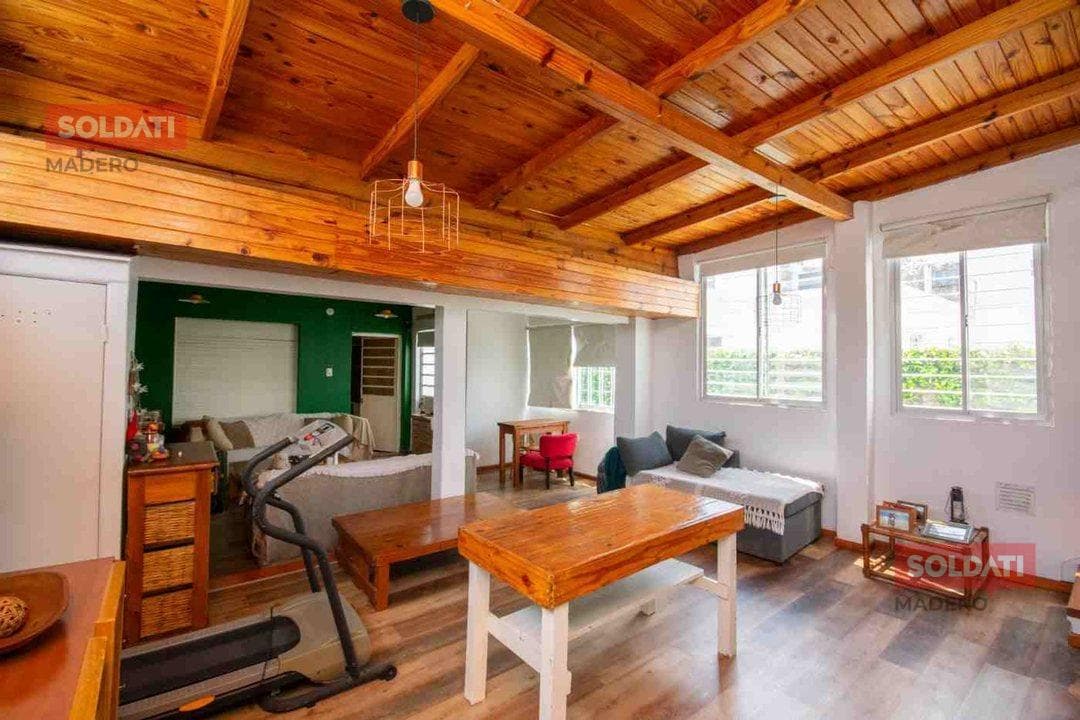 For Sale: 7-room apartment in Parque Avellaneda—ideal for a large family