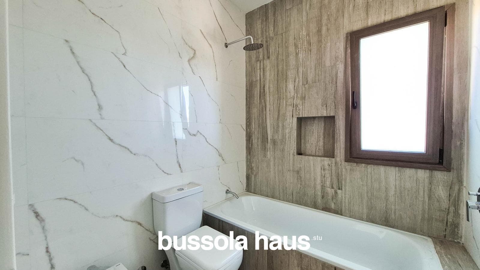 3-Bedroom Lakefront House in SANTA ANA, VILLANUEVA